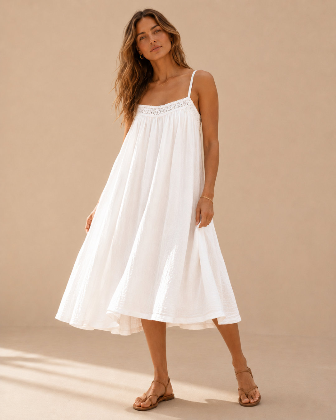 Robe bretelle en voile de coton