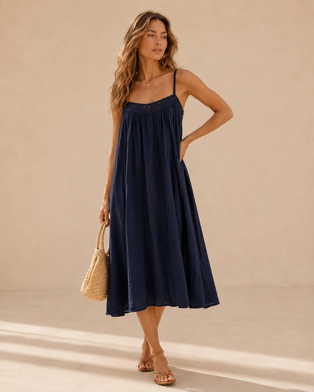 Robe bretelle en voile de coton