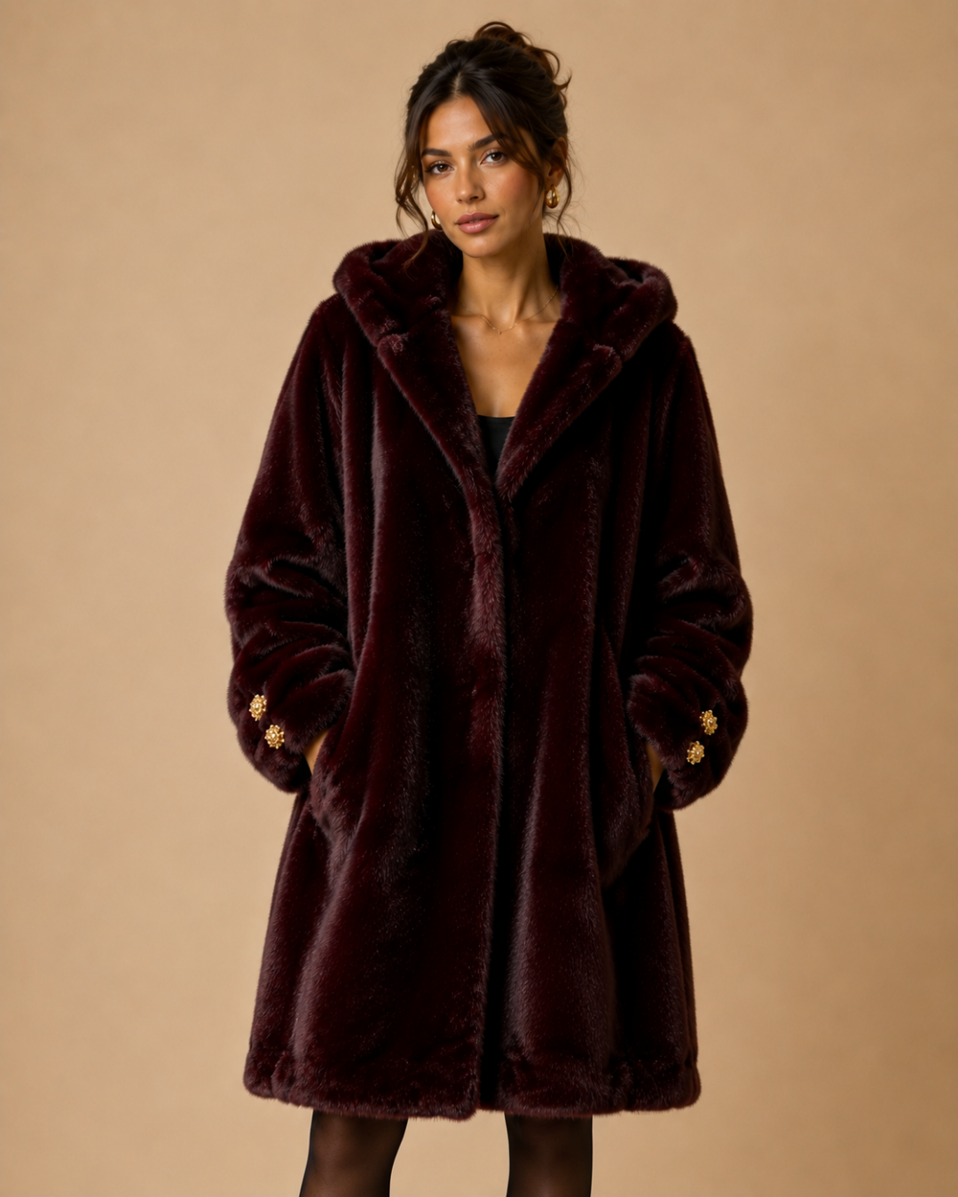 Manteau en fausse fourrure à détails bijoux