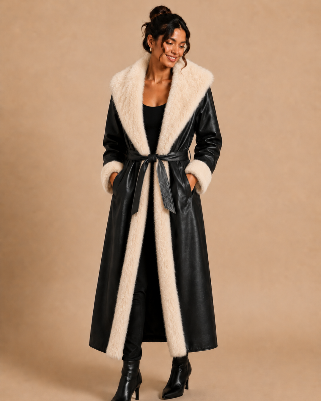 Manteau long en similicuir avec col et finitions en fausse fourrure