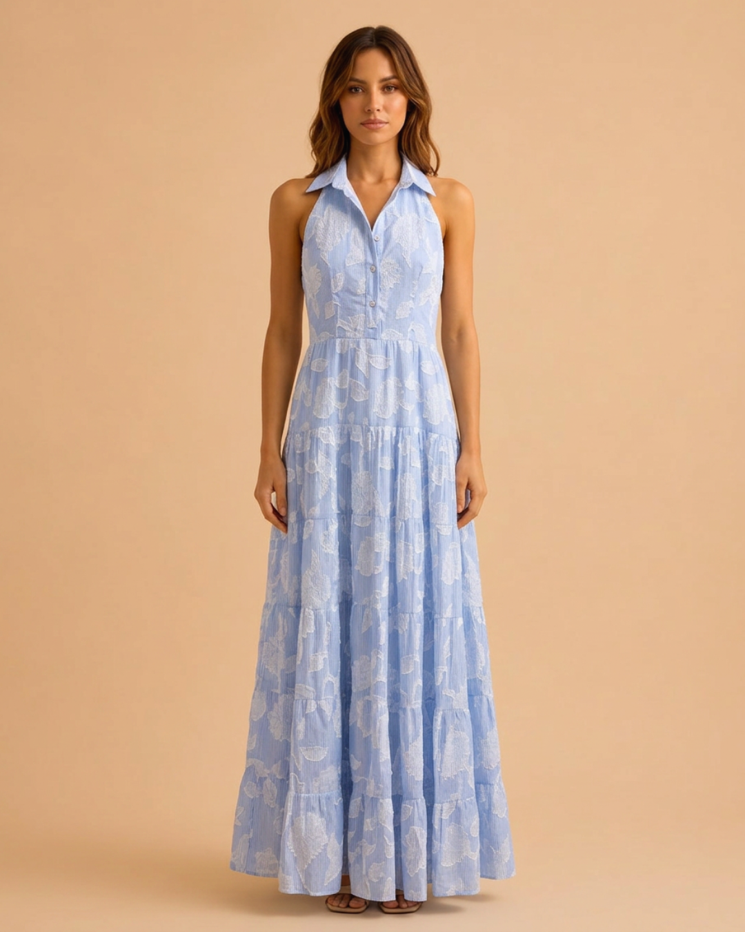 Robe brodée dos nu