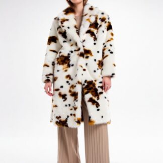 Manteau en fourrure tacheté de face