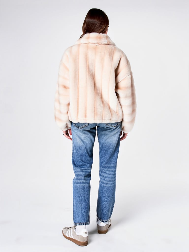 Veste fourrure écru vue de dos