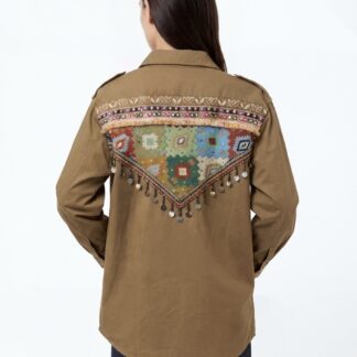 Veste style chemise à ornements de dos camel